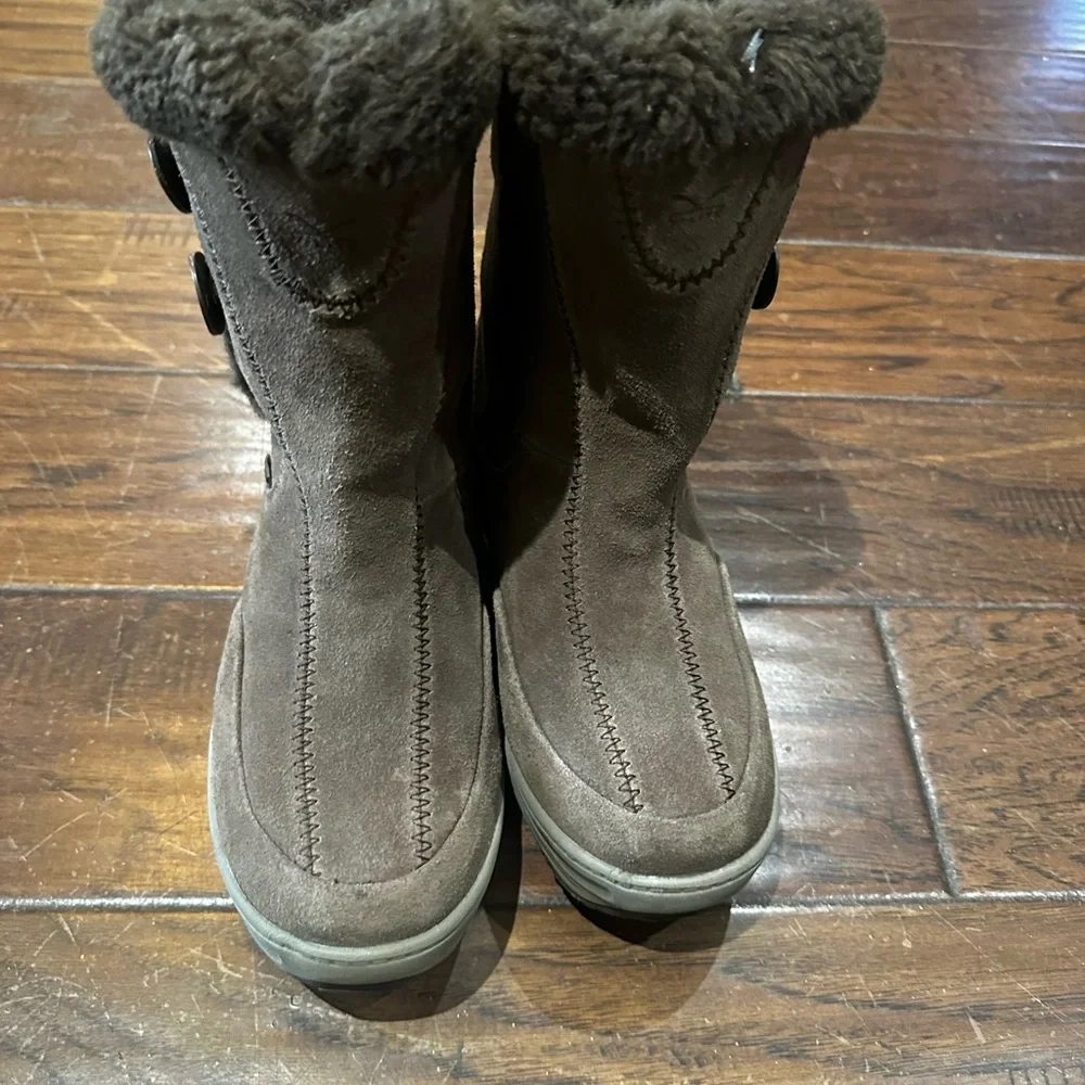 Hi-Tec Vlite Thinsulate Waterproof Chukkas Brown and‎ Black Winter Boots Size 7